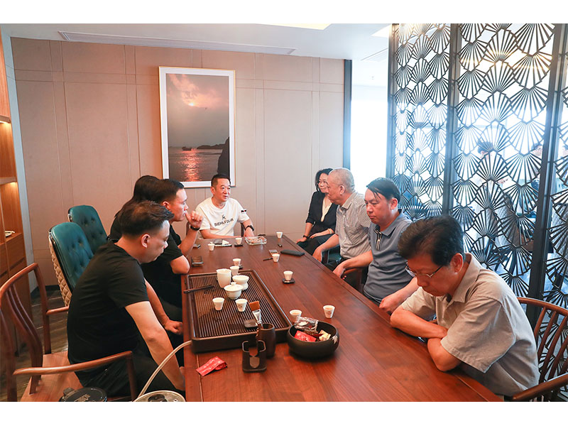 強強聯(lián)合！河南礦山黨委書記崔培軍與玉昆鋼鐵等進行洽談